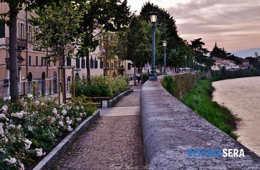 Riva San Zeno - Mood Apartments Verona Buitenkant foto